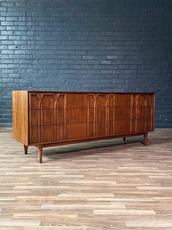 Mid-Century Modern 9-Drawer Dresser by Red Lion, c.1950’