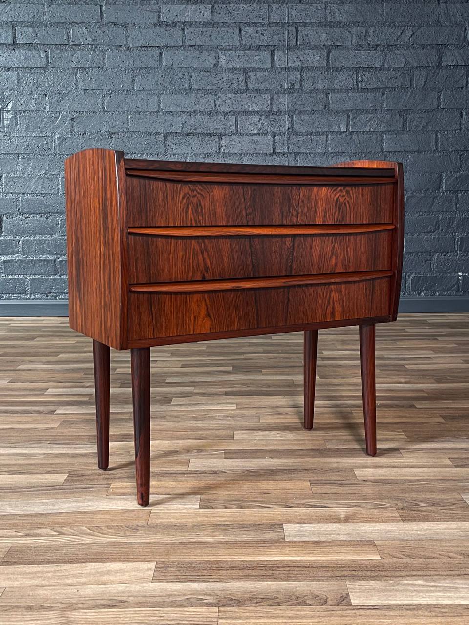 Mid-Century Danish Modern Small Rosewood Dresser or Entry Table, c.195 – Vintage Supply Mid-Century Danish Modern Small Rosewood Dresser or Entry Table, c.195 – Vintage Supply