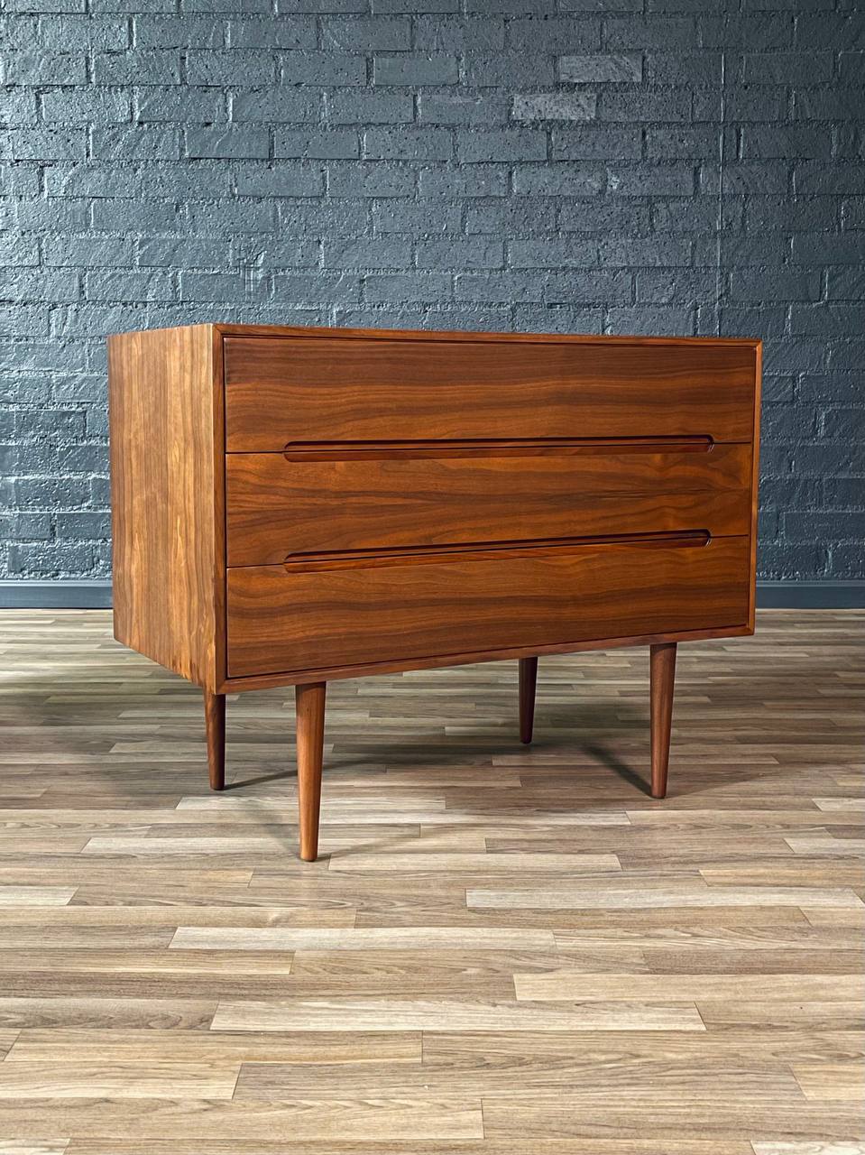 Mid-Century Danish Modern 3-Drawer Dresser by Arne Wahl Iversen, c.196 – Vintage Supply Mid-Century Danish Modern 3-Drawer Dresser by Arne Wahl Iversen, c.196 – Vintage Supply
