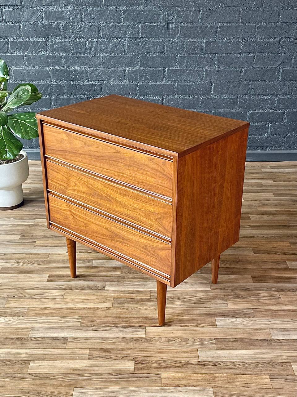 Mid-Century Modern 3-Drawer Dresser by Dixie, c.1960's – Vintage Supply Mid-Century Modern 3-Drawer Dresser by Dixie, c.1960's – Vintage Supply