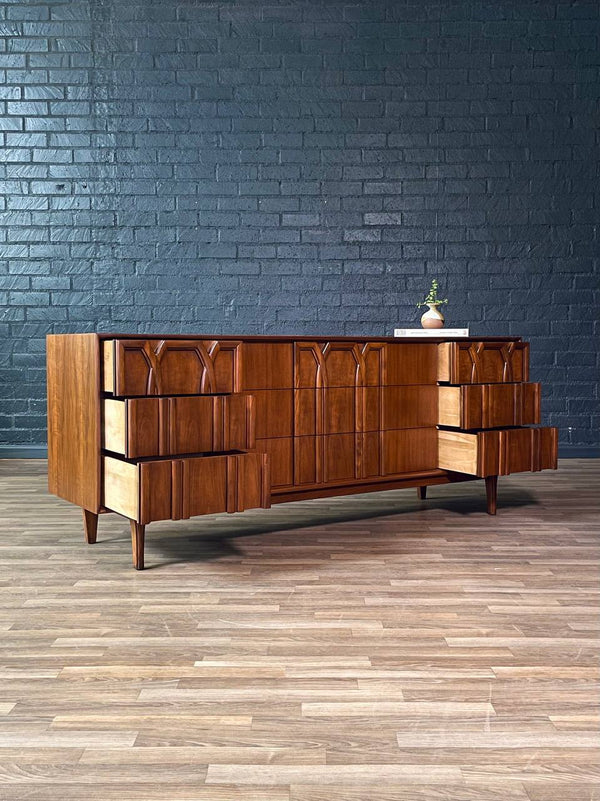 Mid-Century Modern 9-Drawer Dresser by Red Lion, c.1950’