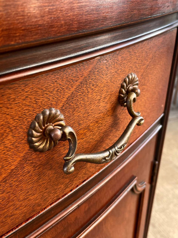 American Antique Federal Style Mahogany Display Corner Cabinet, c.1950’s