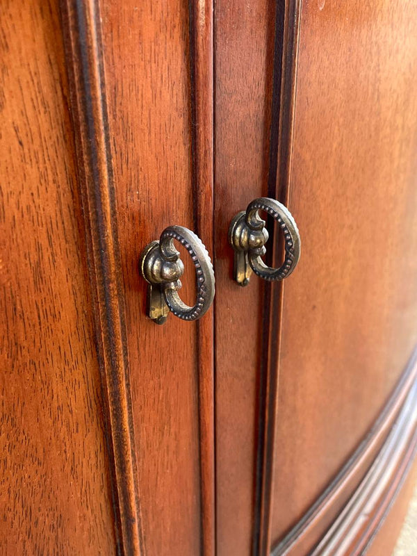 American Antique Federal Style Mahogany Display Corner Cabinet, c.1950’s
