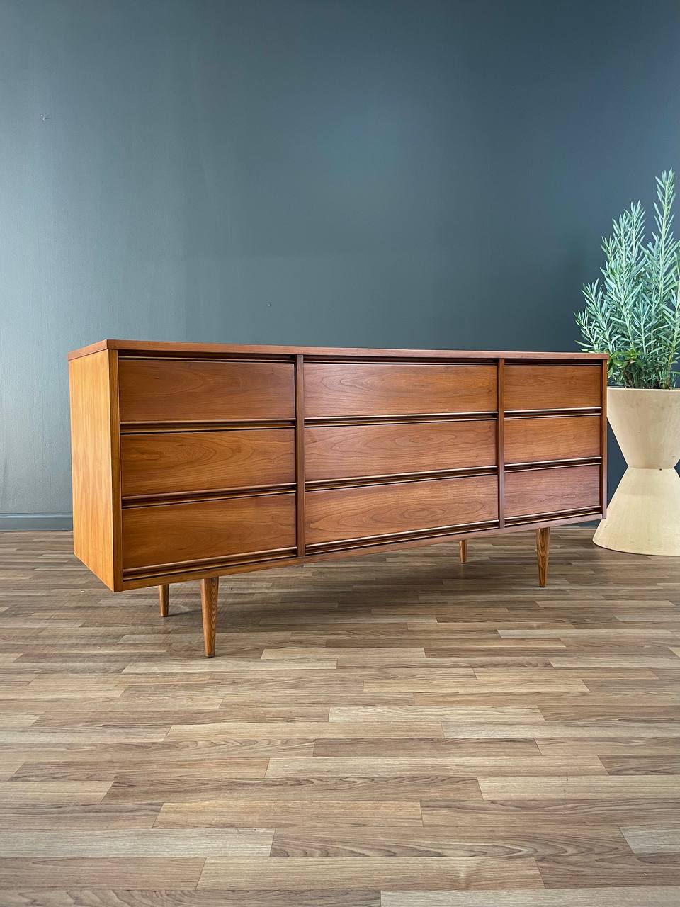 Mid-Century Modern 9-Drawer Walnut Dresser, c.1960's – Vintage Supply Mid-Century Modern 9-Drawer Walnut Dresser, c.1960's – Vintage Supply