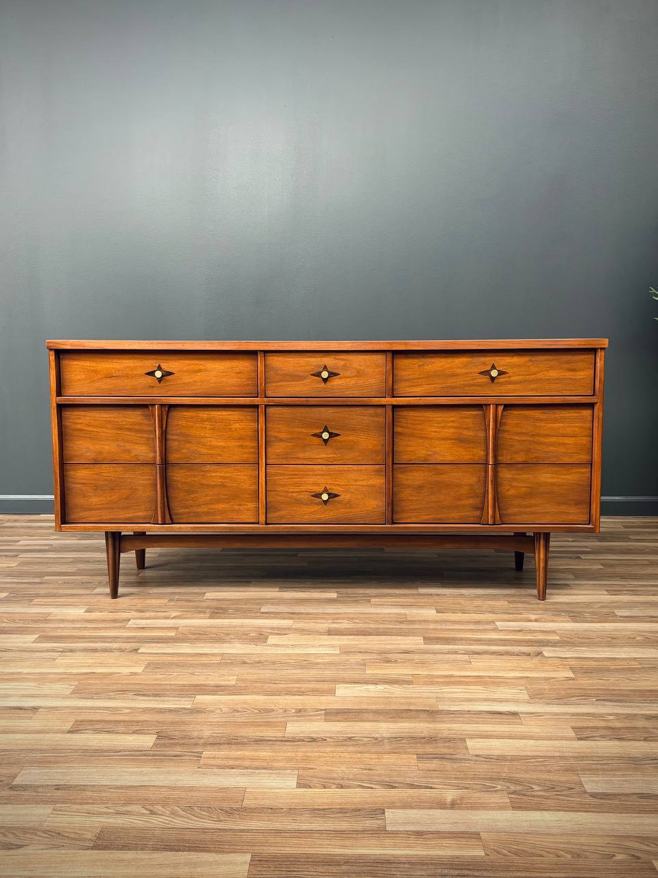 Mid-Century Modern Sculpted Walnut Dresser by Bassett Furniture, c.196 – Vintage Supply Mid-Century Modern Sculpted Walnut Dresser by Bassett Furniture, c.196 – Vintage Supply