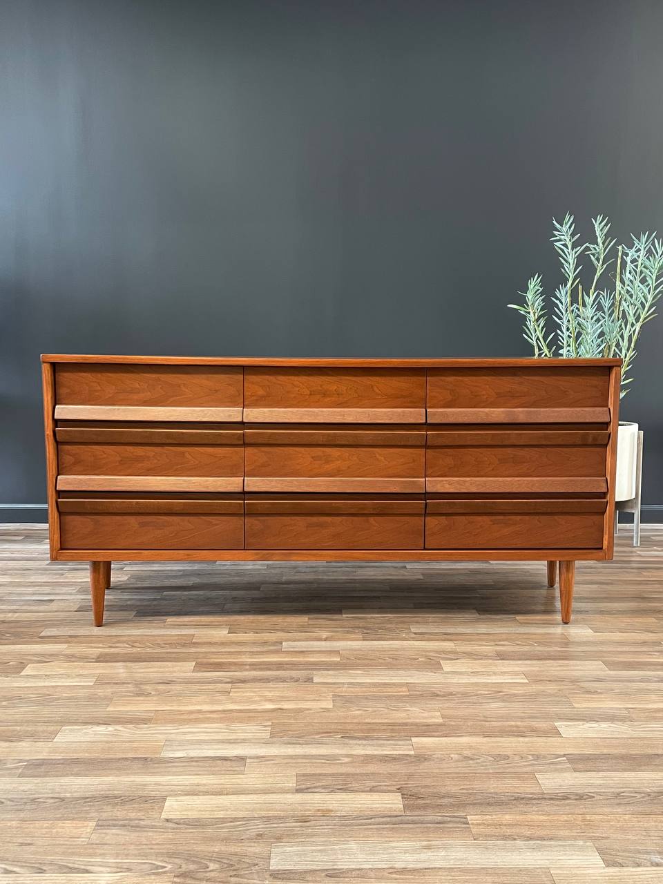 Mid-Century Modern Walnut 9-Drawer Dresser by Bassett Furniture, c.196 Vintage Supply Mid-Century Modern Walnut 9-Drawer Dresser by Bassett Furniture, c.196 Vintage Supply