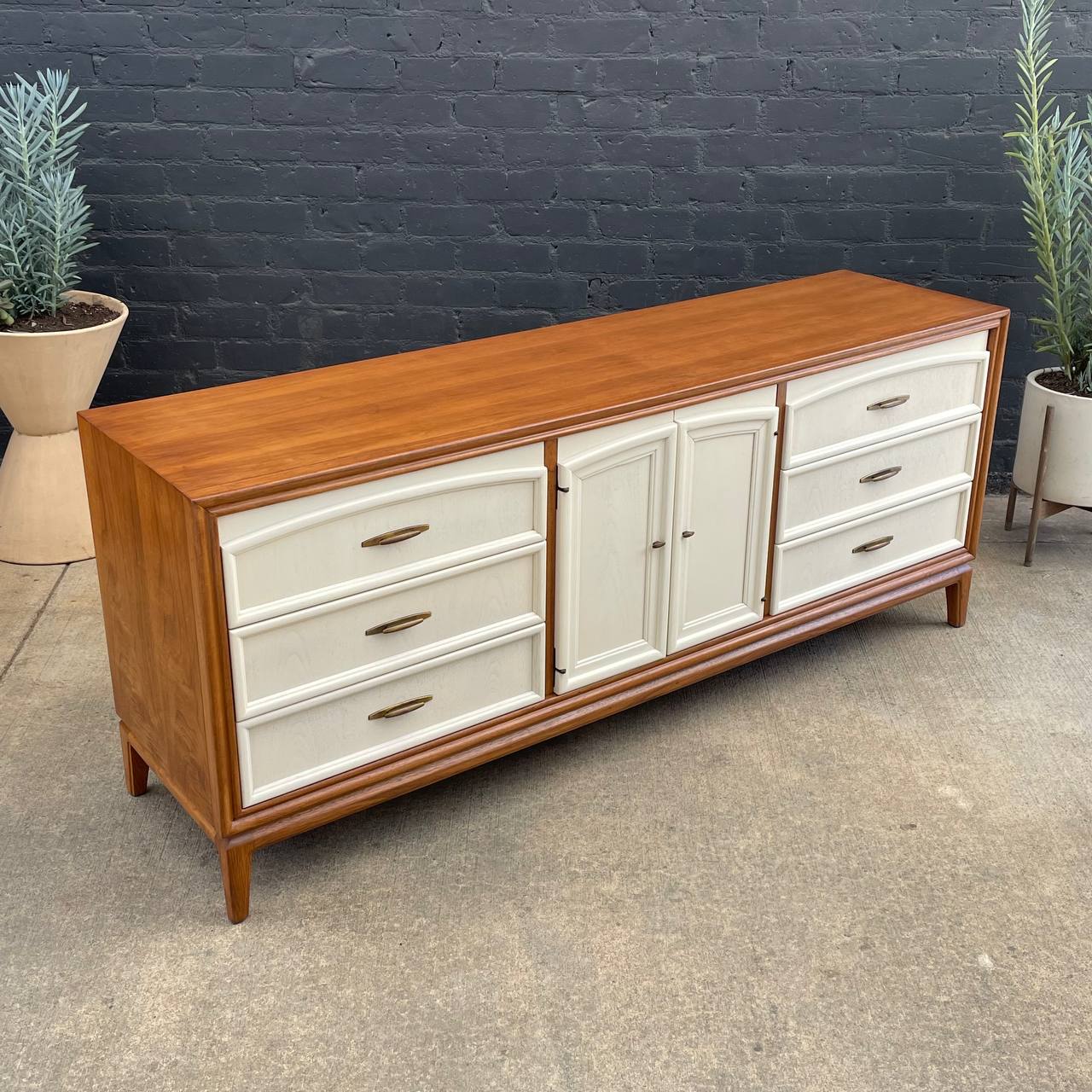 Mid-Century Modern Walnut Two-Tone Dresser by Thomasville, c.1960's | Vintage Supply Store Mid-Century Modern Walnut Two-Tone Dresser by Thomasville, c.1960's | Vintage Supply Store