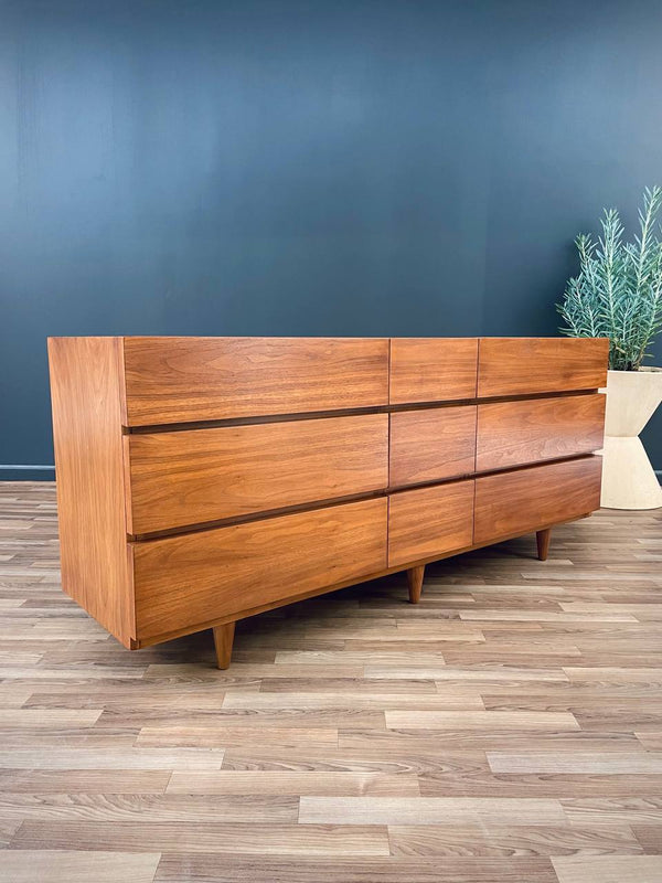 Mid-Century Modern Walnut 9-Drawer Dresser by American of Martinsville, c.1950’s