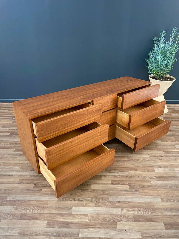 Mid-Century Modern Walnut 9-Drawer Dresser by American of Martinsville, c.1950’s