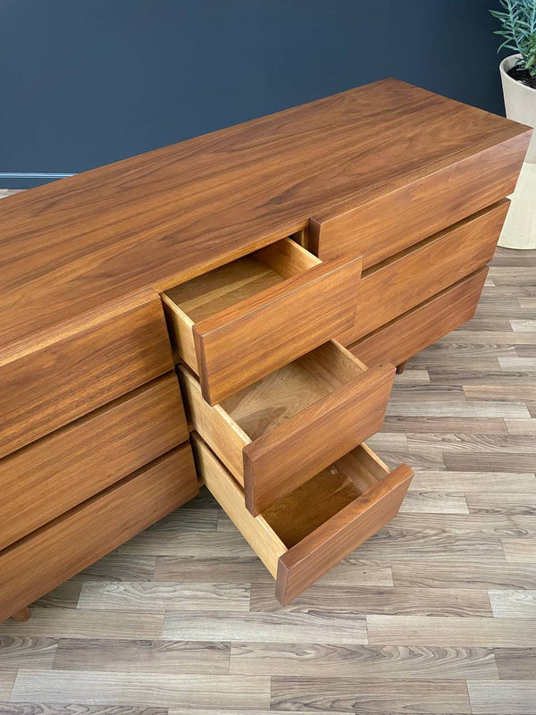Mid-Century Modern Walnut 9-Drawer Dresser by American of Martinsville, c.1950’s