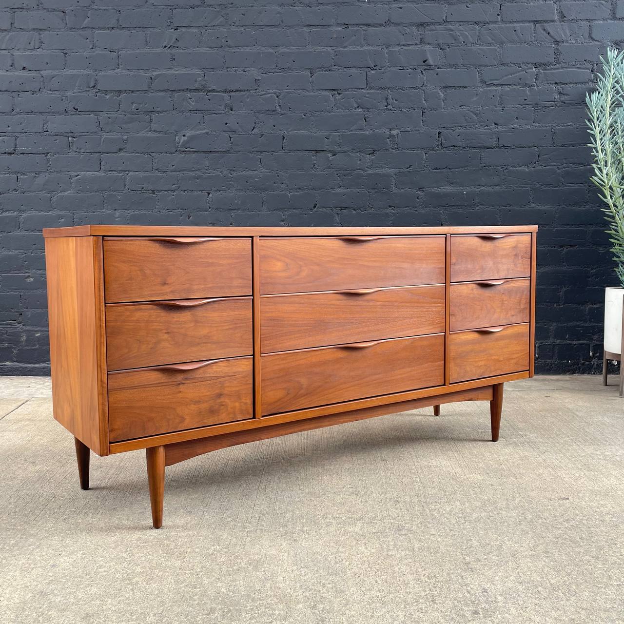 Mid-Century Modern 9-Drawer Walnut Dresser, c.1960's Vintage Supply Mid-Century Modern 9-Drawer Walnut Dresser, c.1960's Vintage Supply