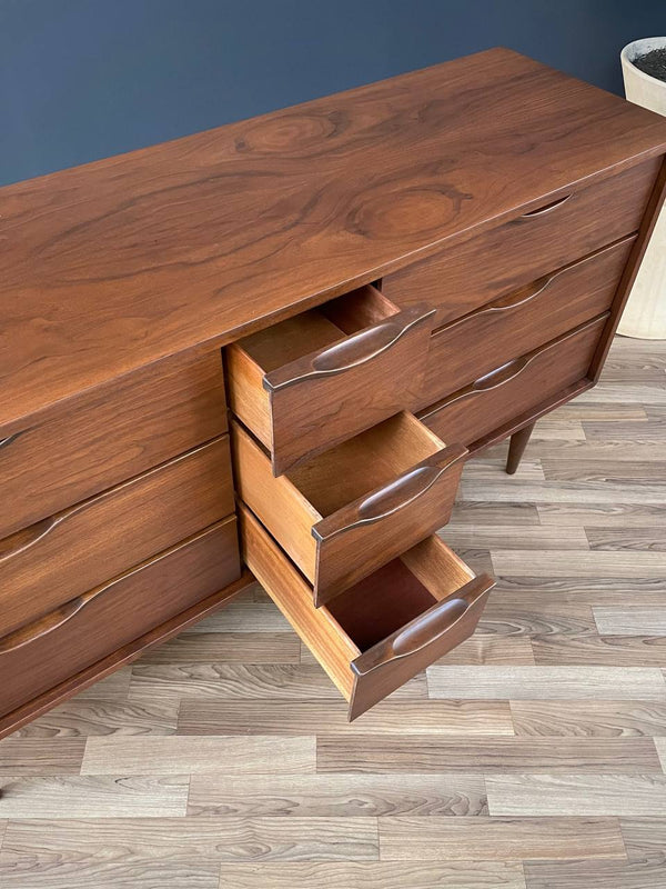 Mid-Century Modern Walnut 9-Drawer Dresser, c.1950’s
