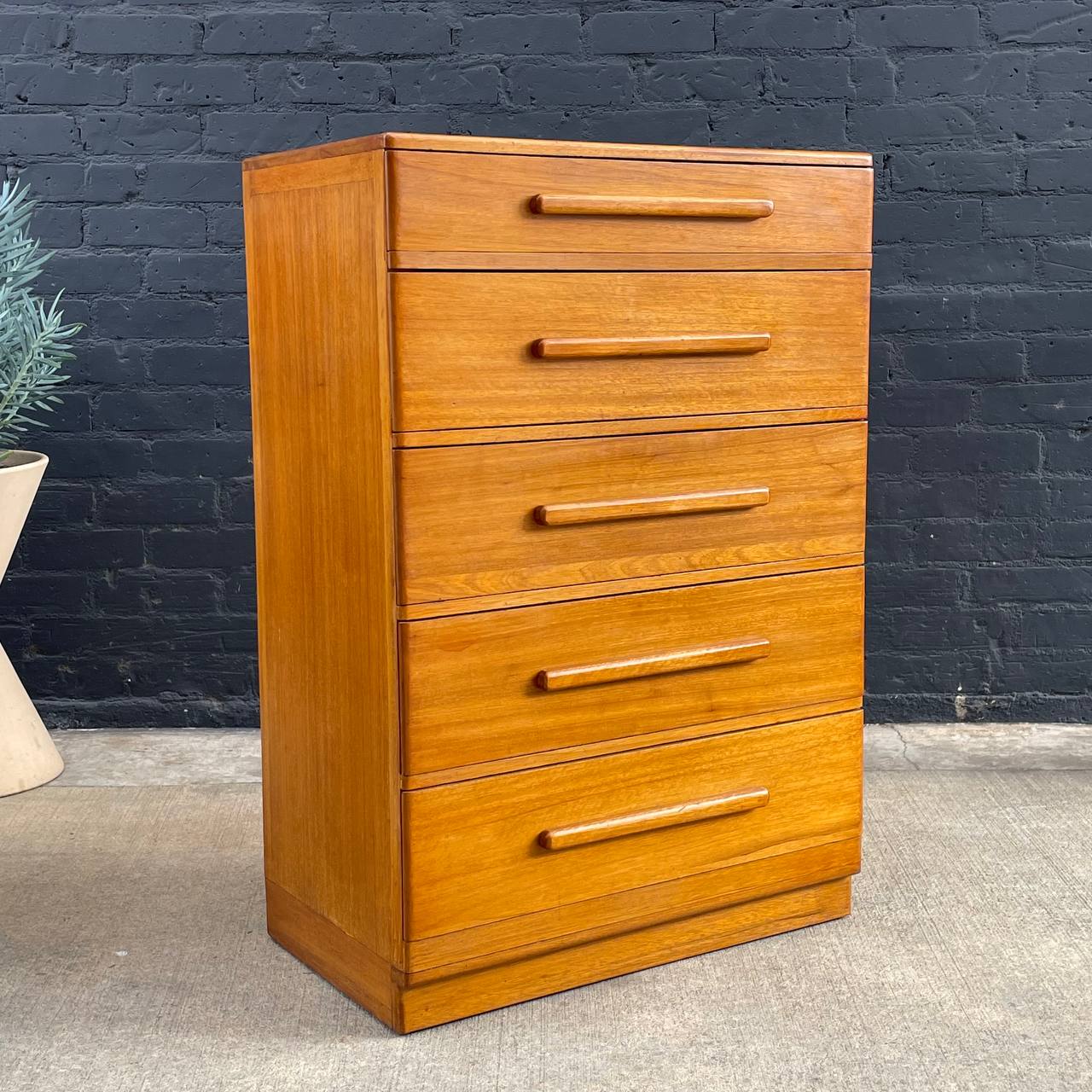 Mid-Century Modern Blonde Highboy Dresser, c.1950's – Vintage Supply