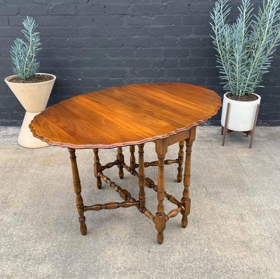 Vintage Drop-Leaf Oval Dining Table – Vintage Supply