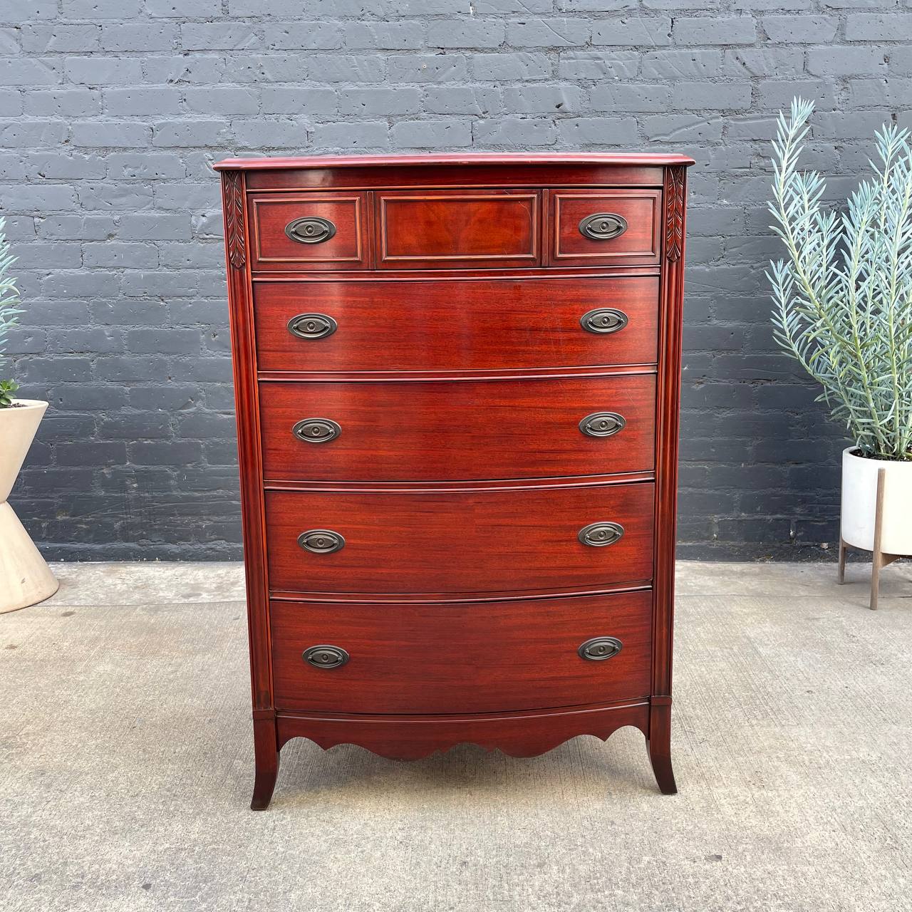 Antique Federal Style Mahogany Chest of Drawers Dresser, c.1960's Vintage Supply Antique Federal Style Mahogany Chest of Drawers Dresser, c.1960's Vintage Supply
