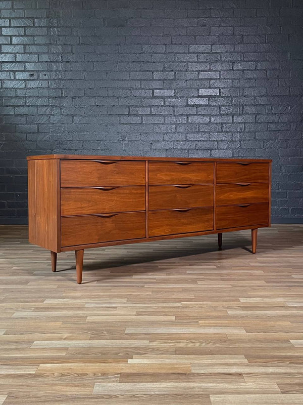 Mid-Century Modern 9-Drawer Walnut Dresser by Ward Furniture, c.1960’s