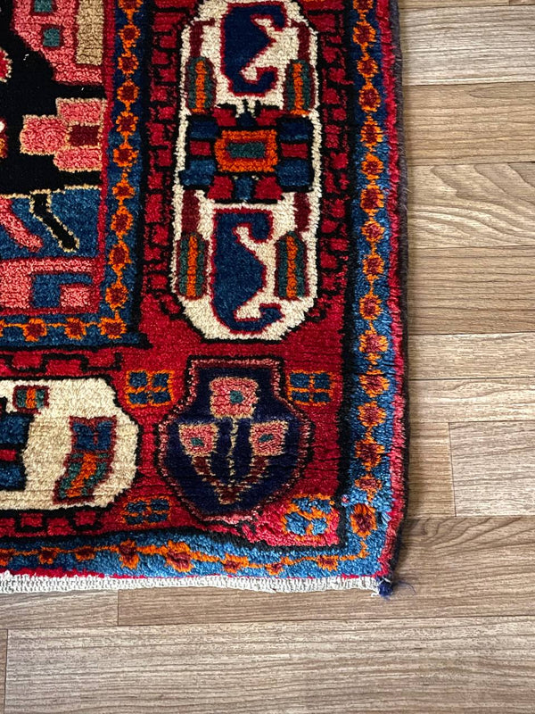 Vintage Persian Bakhtiari Garden Panel Rug – Hand-Knotted Wool, c.1940s
