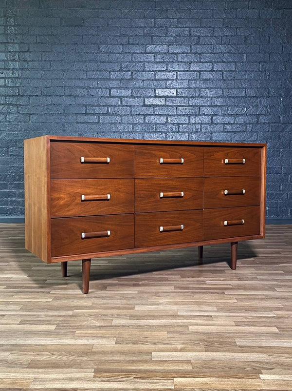 Mid-Century Modern 9-Drawer Dresser by American of Martinsville, c.1970’s