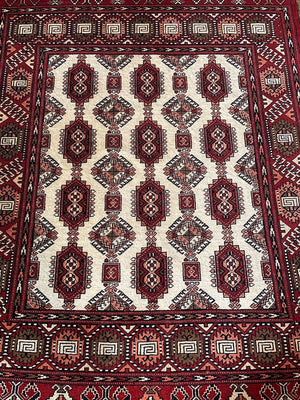 Vintage Bokhara Wool Rug – Hand-Knotted Turkmen Design in Red & Ivory c.1970’s