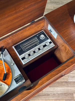 Mid-Century Walnut RCA Victor Victrola Console w/Turntable & Radio, c.1960’s