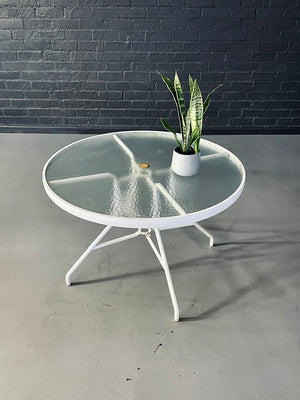 Mid Century Modern Patio Dining Table & Chairs by Mallin, c.1980's