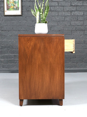 Mid-Century Modern “Oakmasters” 4-Drawer Dresser by Mattson Modern, c.1950’s
