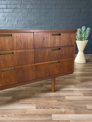 Mid-Century Modern Walnut 9-Drawer Dresser, c.1960’s