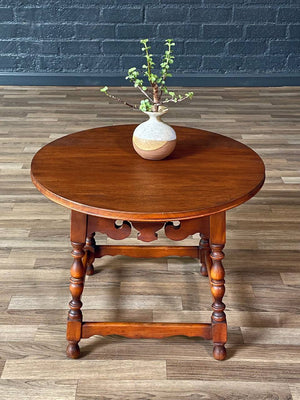 American Colonial Style Round Maple Side Table w/ Turned Legs, c.1930’s