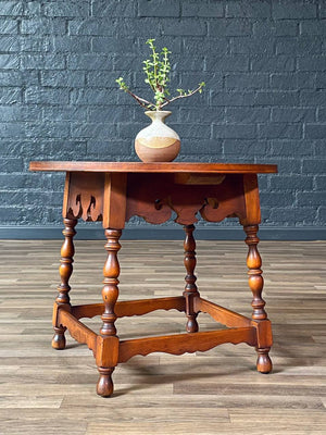American Colonial Style Round Maple Side Table w/ Turned Legs, c.1930’s
