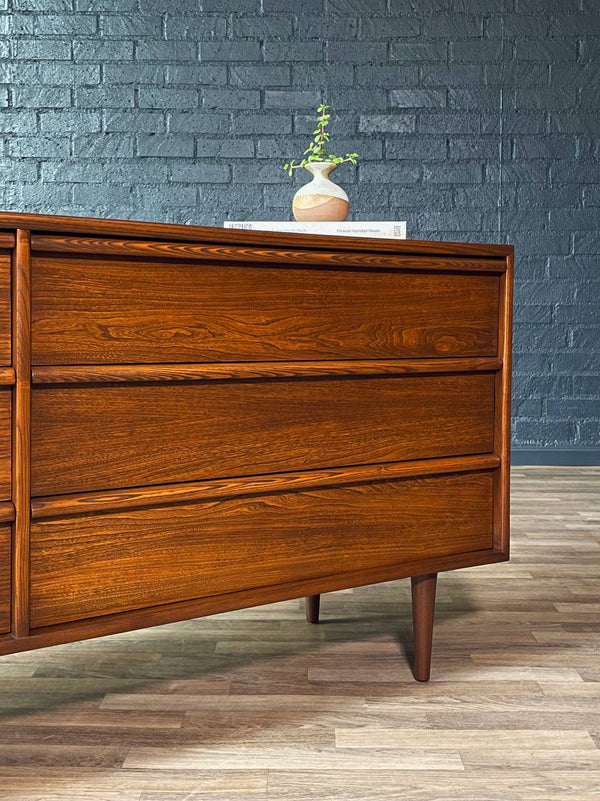 Mid-Century Modern 6-Drawer Dresser, c.1960’s