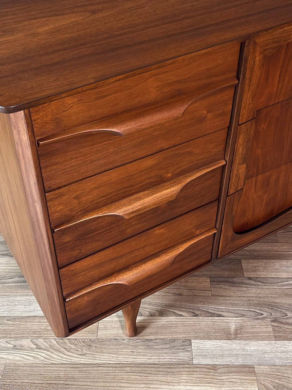 Mid-Century Modern 9-Drawer Walnut Dresser by Unagusta, c.1960’s