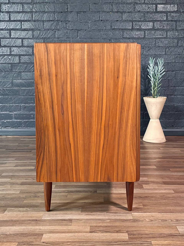 T.H. Robsjohn Gibbings Walnut Dresser for Widdicomb, c.19650’s