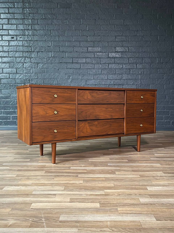 Mid-Century Modern Walnut Dresser by Harmony House, c.1960’s