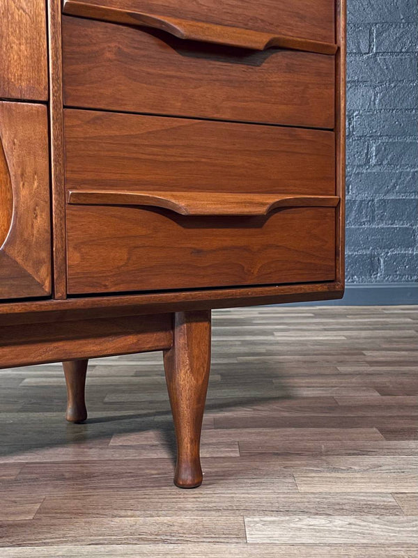 Mid-Century Modern 9-Drawer Walnut Dresser by Unagusta, c.1960’s