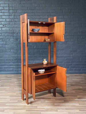 Mid-Century Modern Free-Standing Walnut Bookshelf Storage Unit, c.1960’s