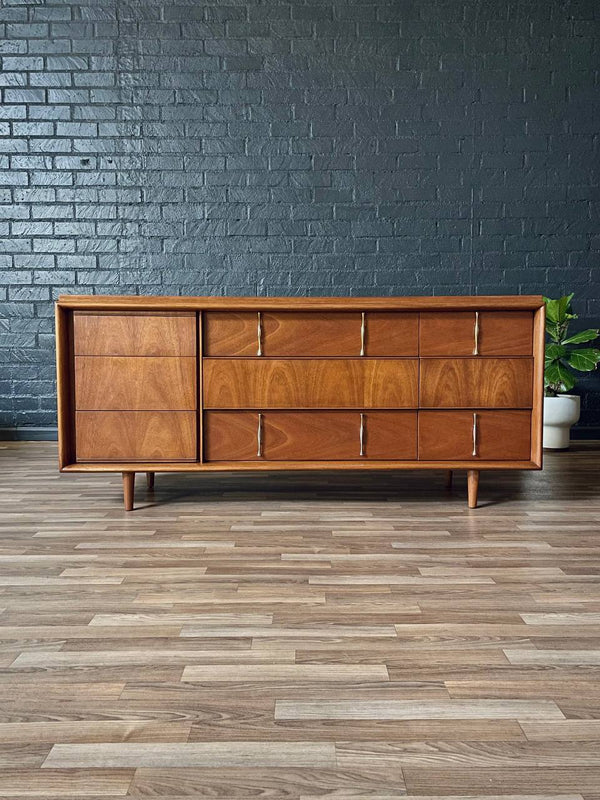 Mid-Century Modern 9-Drawer Walnut Dresser by United Furniture, c.1960’s
