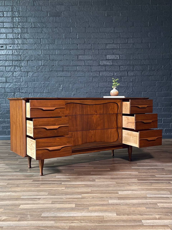 Mid-Century Modern 9-Drawer Walnut Dresser by Unagusta, c.1960’s