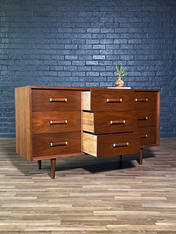 Mid-Century Modern 9-Drawer Dresser by American of Martinsville, c.1970’s