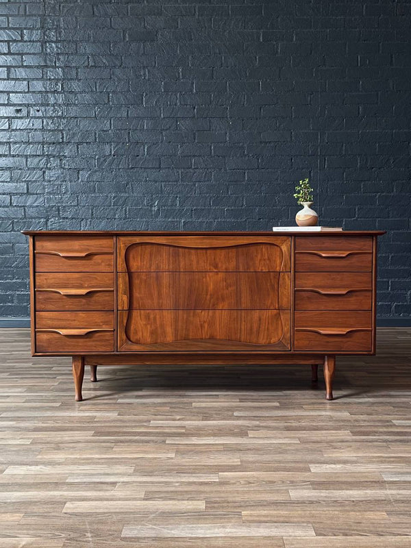 Mid-Century Modern 9-Drawer Walnut Dresser by Unagusta, c.1960’s