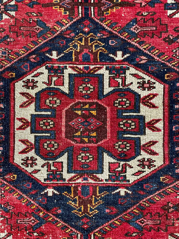 Vintage Persian Hamadan Rug – Hand-Knotted Wool Tribal Medallion, c.1940’s