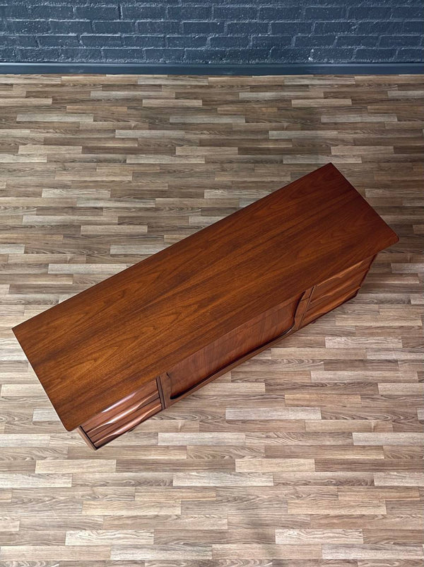 Mid-Century Modern 9-Drawer Walnut Dresser by Unagusta, c.1960’s