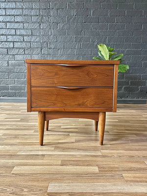 Pair of Mid-Century Modern Night Stands by Ward Furniture