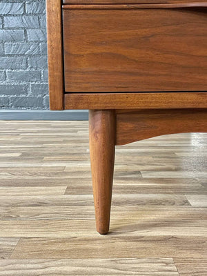 Pair of Mid-Century Modern Night Stands by Ward Furniture