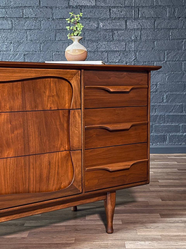 Mid-Century Modern 9-Drawer Walnut Dresser by Unagusta, c.1960’s