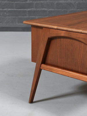 Mid-Century Modern Sculpted Walnut Side Table / Night Stand, c.1960's