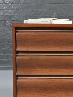 Mid-Century Modern 6-Drawer Dresser by United Furniture, c.1960's
