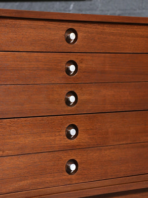 Mid Century Modern 6-Drawer Walnut Dresser by United Furniture, c.1960’s
