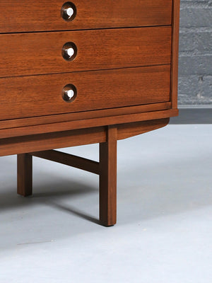 Mid Century Modern 6-Drawer Walnut Dresser by United Furniture, c.1960’s