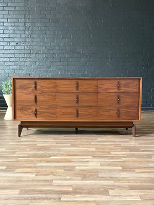 Mid-Century Modern Sculpted Dresser by American of Martinsville, c.1960’s