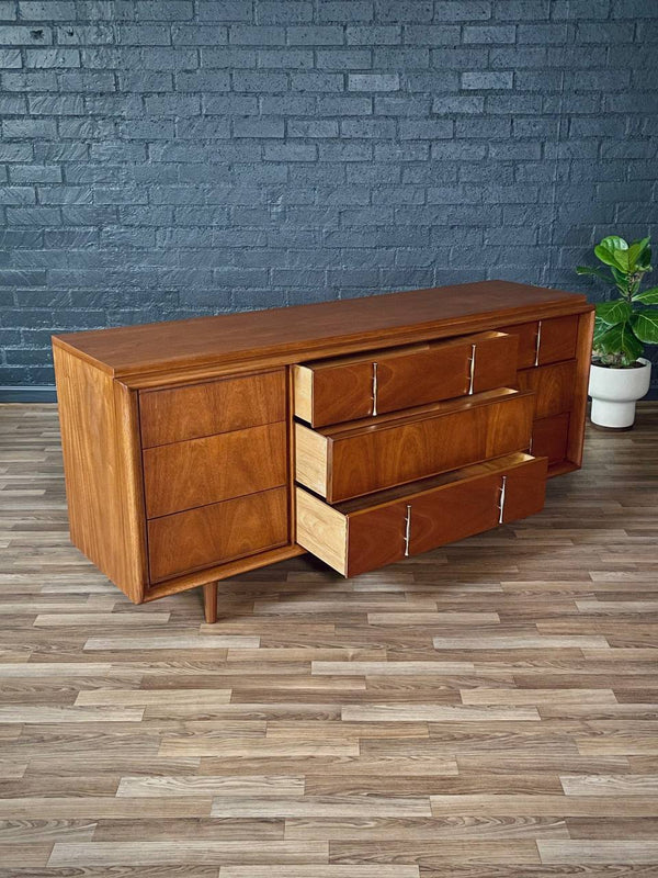 Mid-Century Modern 9-Drawer Walnut Dresser by United Furniture, c.1960’s